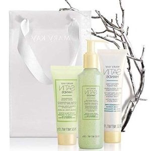 Mary kay satin hands pampering set